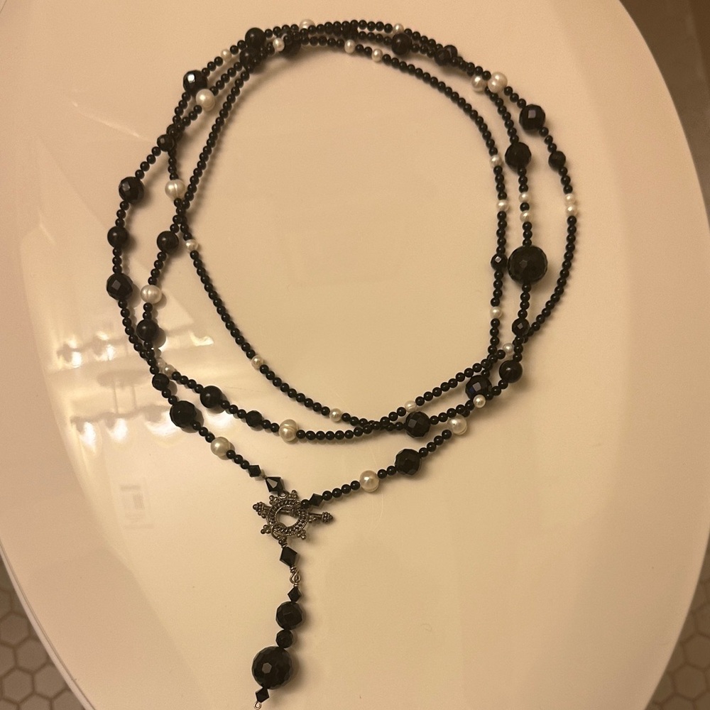Elegant Black Beaded Necklace